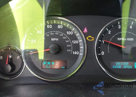 2007 Jeep Commander Limited z USA, uszkodzony, nr VIN 1J8HG582X7C648027